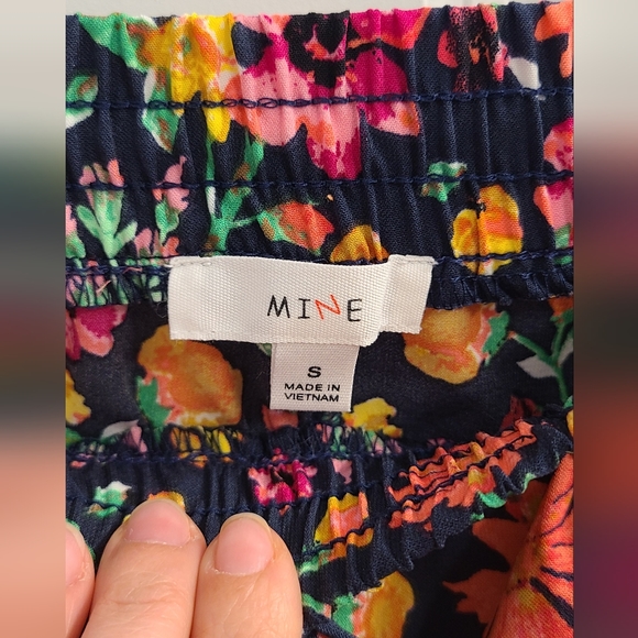 Floral Pull on Shorts - Picture 3 of 6